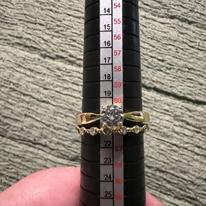 Elegant Gold Ring with Clear Quartz